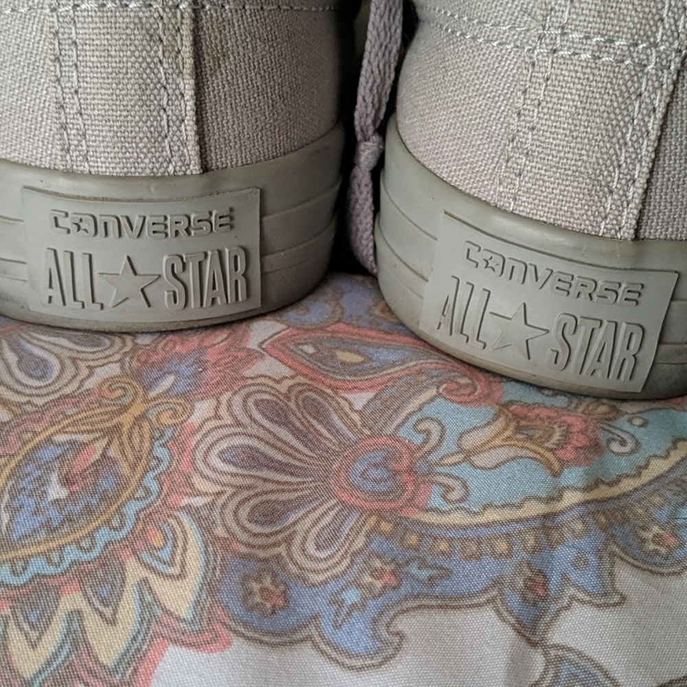 Converse - Picture 3 of 5